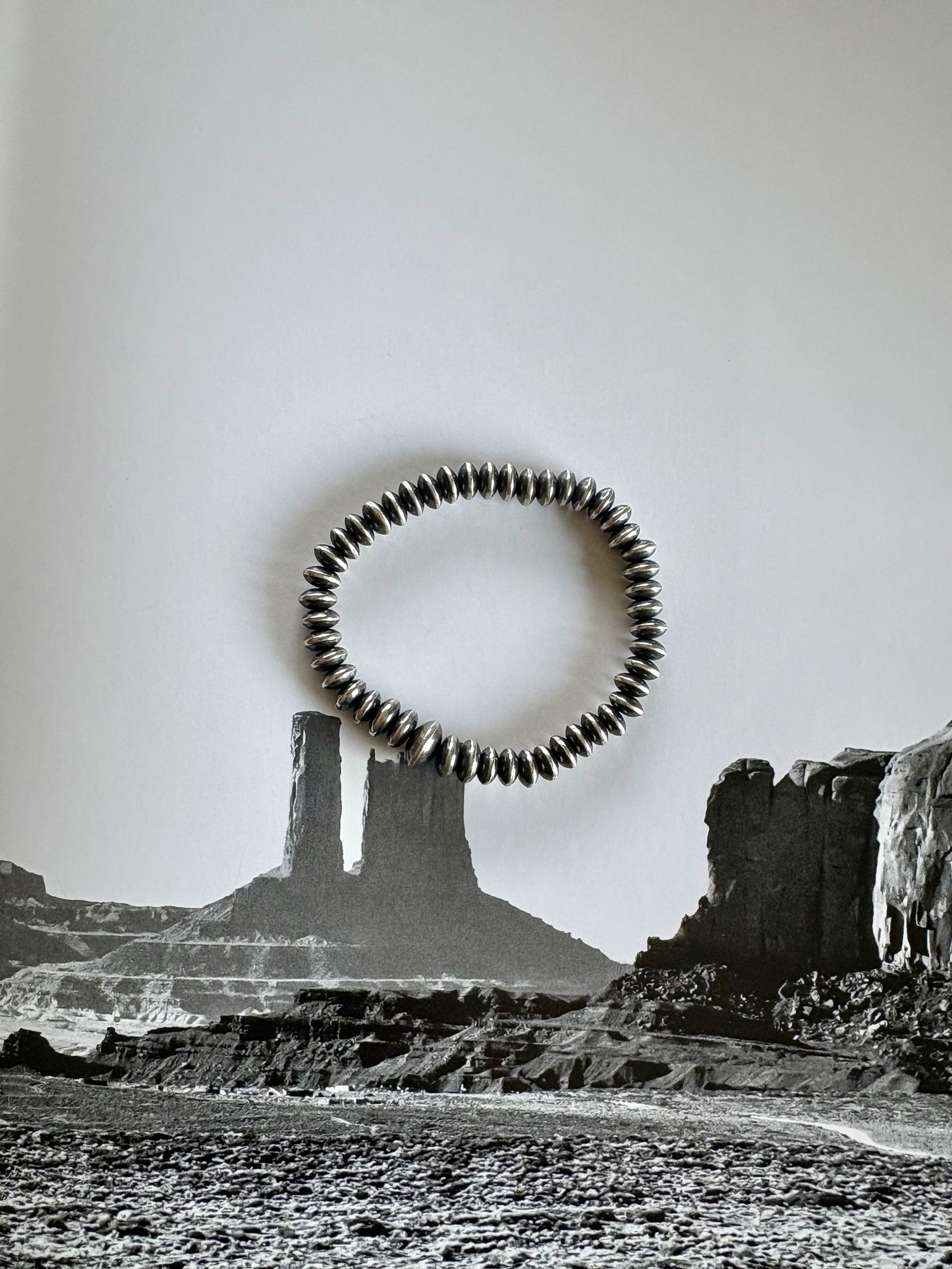 Chunky Saucer Stretch Bracelet